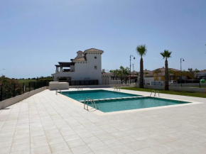 Immaculate Apartment Overlooking the Lovely Pool on the Prestigious Mar Menor Golf Resort CEI35-5